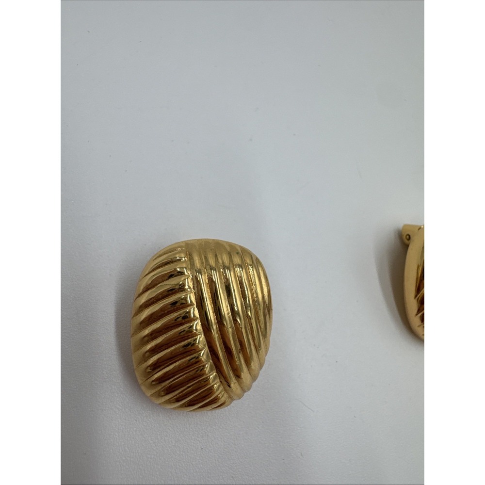Vintage Christian Dior Clip On Earrings Gold Tone Ribbed Statement Signed - Picture 2 of 15